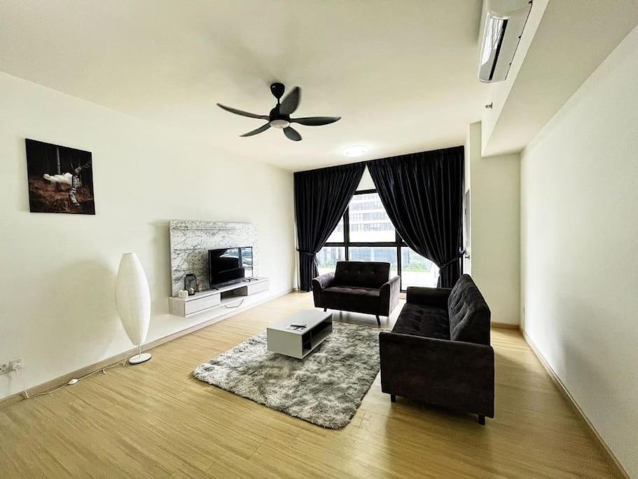 Cozy & Comfy Home Dsara Sentral Opposite Mrt Сунгай Булух Екстериор снимка